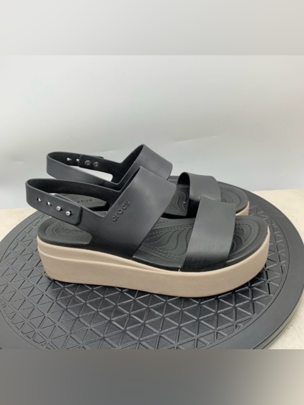 CROCS Brooklyn low wedge Sandal